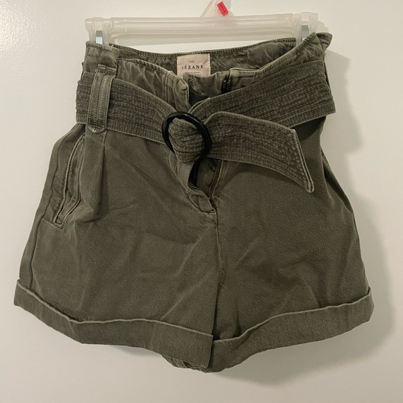 Sezane Rome Shorts - Picture 4 of 5